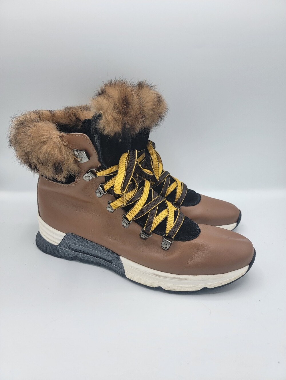 Sesto Meucci Brown Faux Fur Trim Lace-Up Winter Boots with Yellow Laces